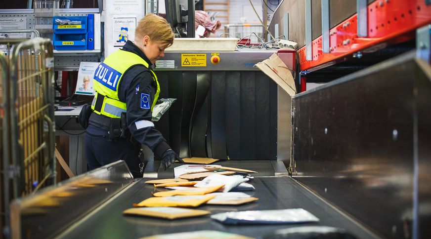 Vastaamme Kansainvälisen Verkkokaupan Kasvuun - Tullin Vuosi - Tulli